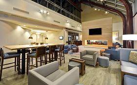 Crowne Plaza Tulsa Hotel Southern Hills